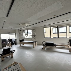 大阪府ピラティススタジオ様へテクニカルリフォーマー2台、キャデラック、チェアを納品しました!!