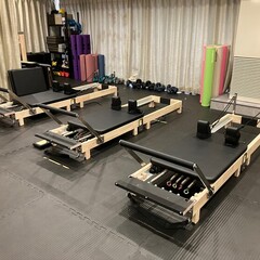 東京都パーソナルトレーニングスタジオ様へウッドクイックリフォーマー5台を納品しました!!