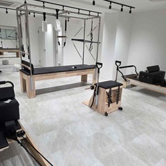 岡山県ピラティススタジオ様へテクニカルリフォーマー2台、キャデラック、チェアを納品しました!!