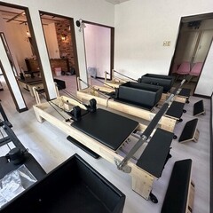 青森県ピラティススタジオ様へスプリットリフォーマー5台を納品しました!!