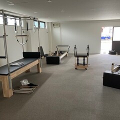 愛知県ピラティススタジオ様へテクニカルリフォーマー2台、キャデラック、チェアを納品しました!!