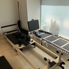 富山県ピラティススタジオ様へウッドクイックリフォーマー、FIT GRAVITYを納品しました!!