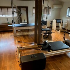愛知県ピラティススタジオ様へテクニカルリフォーマー、チェア、ラダーバレル、キャデラックを納品しました!!